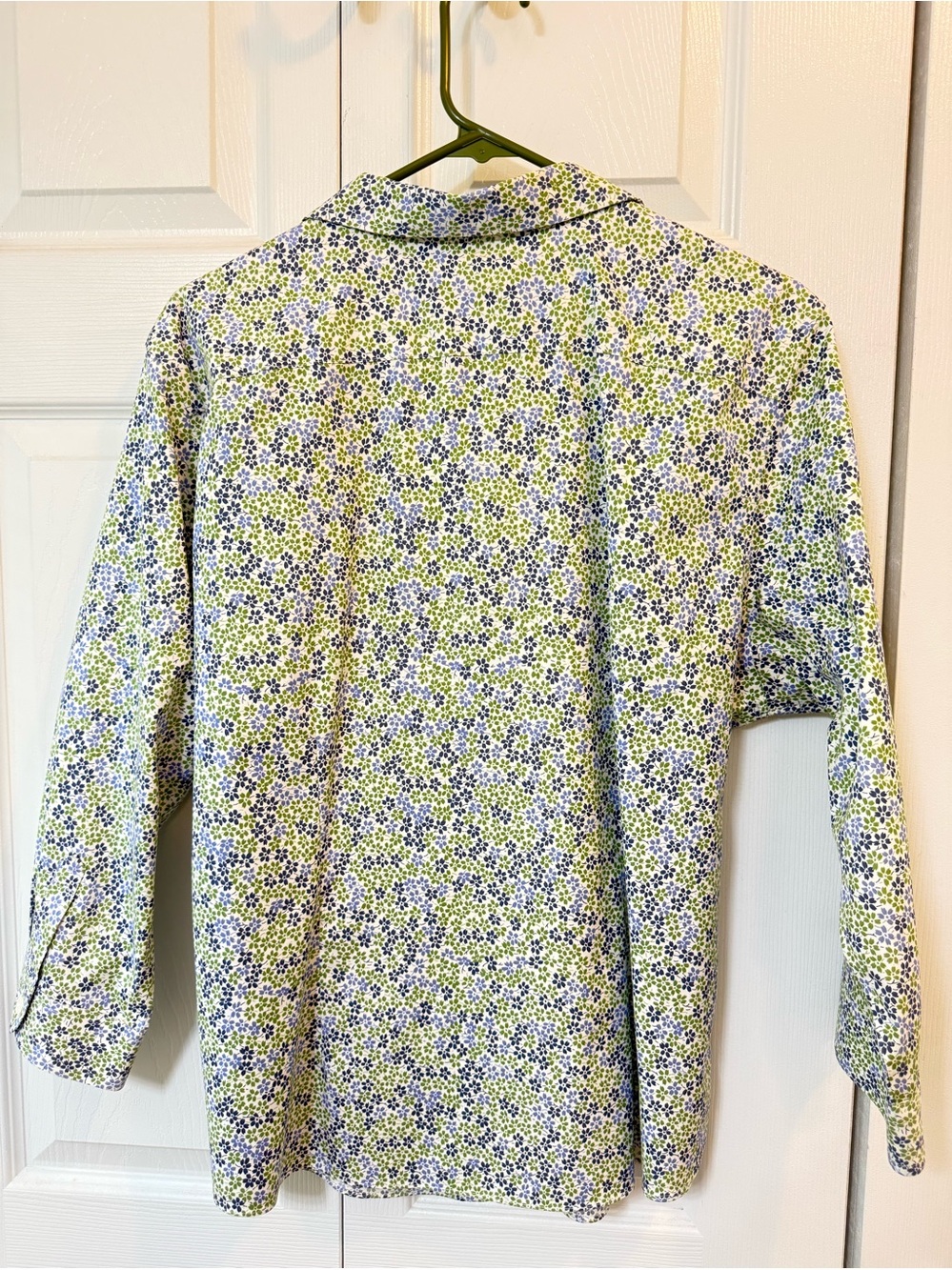 L.L. Bean wrinkle resistant 3/4 sleeve button down - Picture 5 of 7